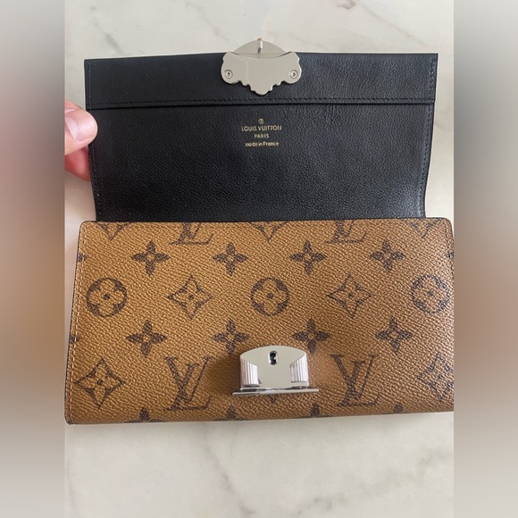 Leather Reverse Monogram wallet - Picture 2 of 5